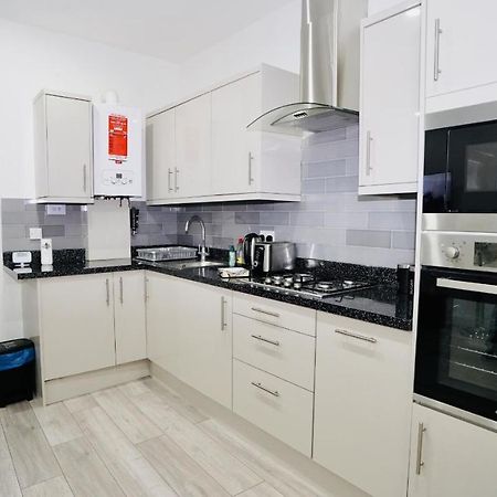 E2M Stays Lovely Apt Close To Ilford Station With Free Parking Exterior foto