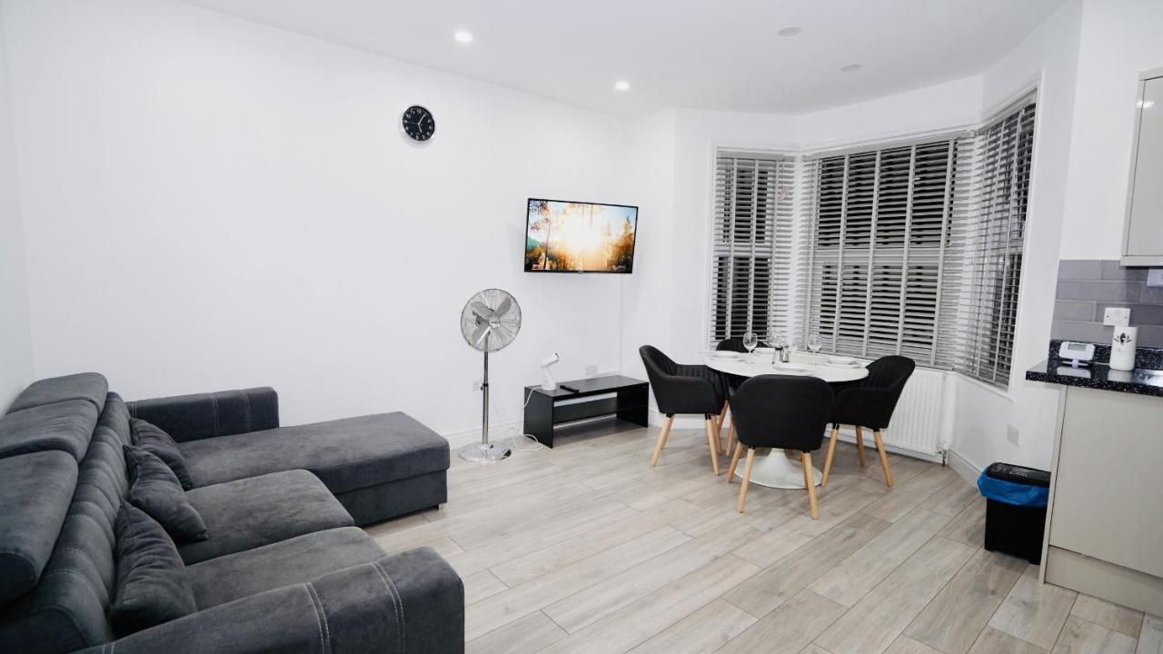 E2M Stays Lovely Apt Close To Ilford Station With Free Parking Exterior foto