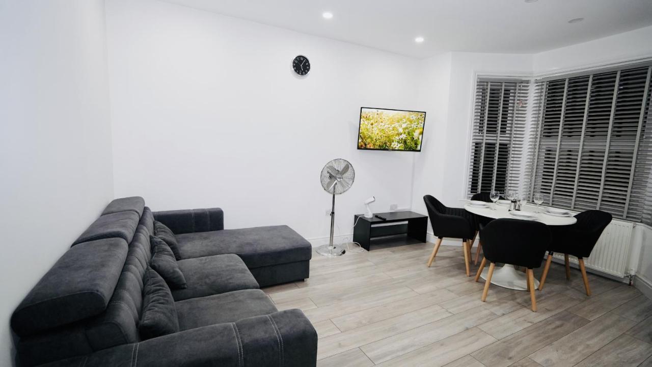 E2M Stays Lovely Apt Close To Ilford Station With Free Parking Exterior foto